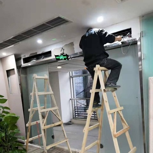 成都维修感应门服务电话,成都维修自动感应门大概要多少钱