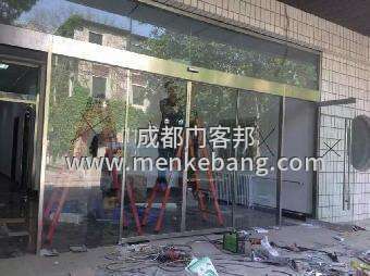 玻璃自动门突然关不了,成都上门维修自动门